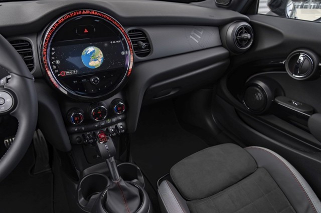 Mini Hatch photo 323