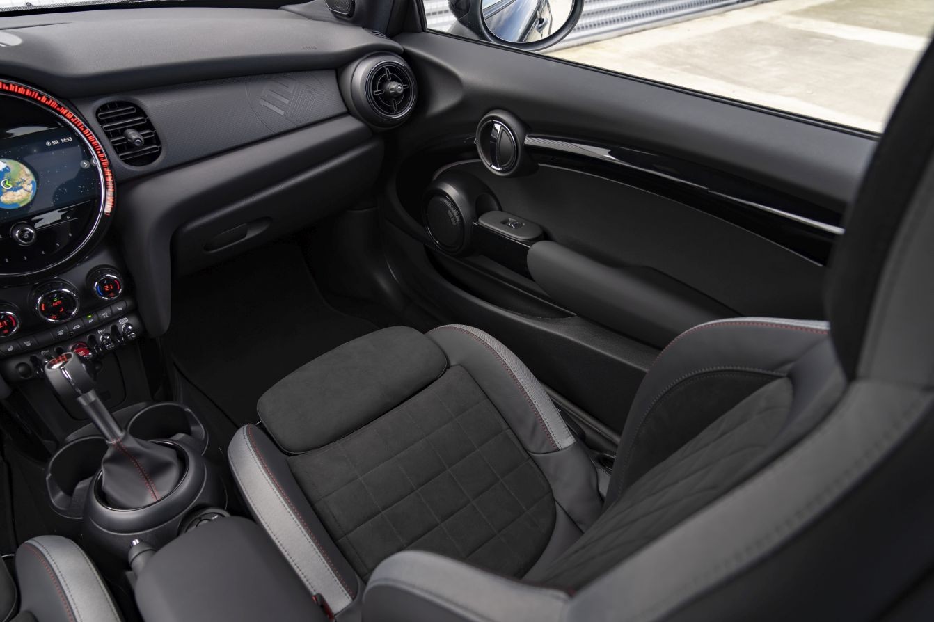 Mini Hatch photo 324