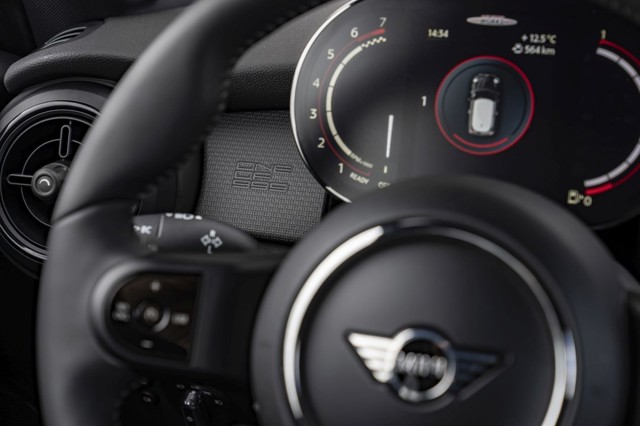 Mini Hatch photo 326