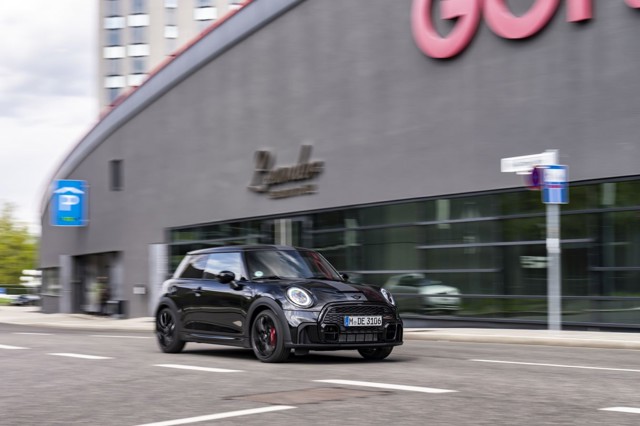 Mini Hatch photo 260