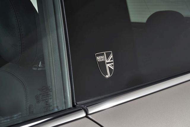 Mini Hatch photo 8