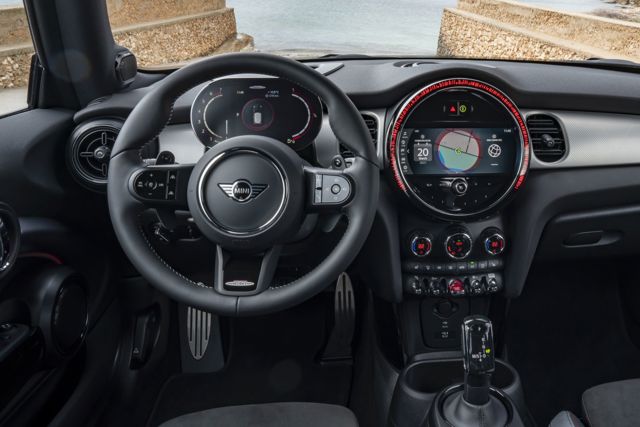 Mini Hatch photo 300