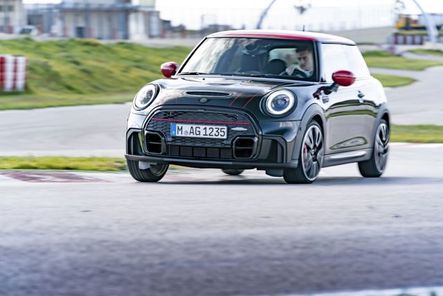 Mini Hatch photo 75