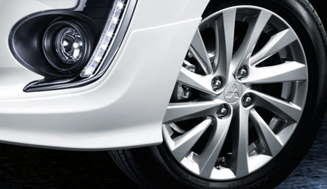 Mitsubishi Attrage photo 6