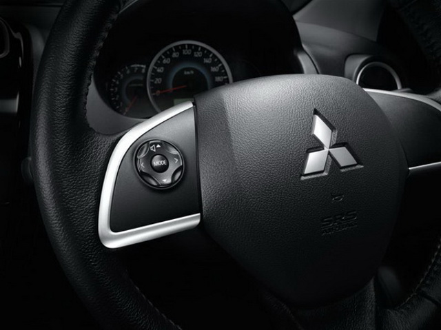 Mitsubishi Attrage photo 27