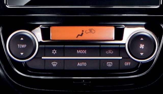 Mitsubishi Attrage photo 16
