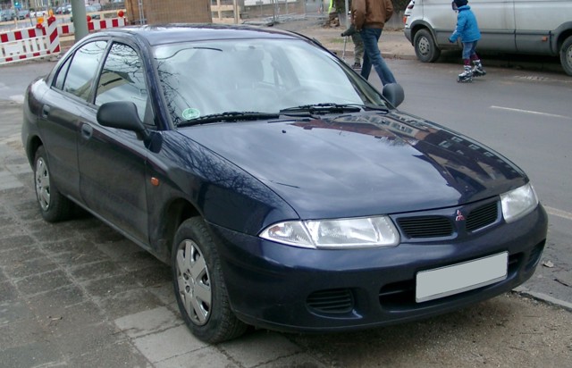 Mitsubishi Carisma Sedan photo 7