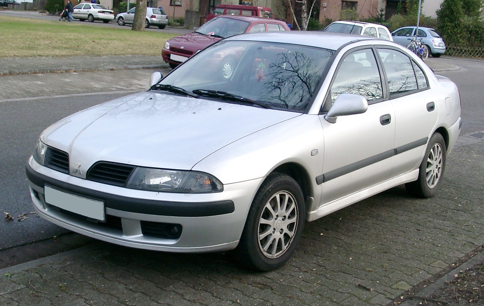 Mitsubishi Carisma Sedan photo 3