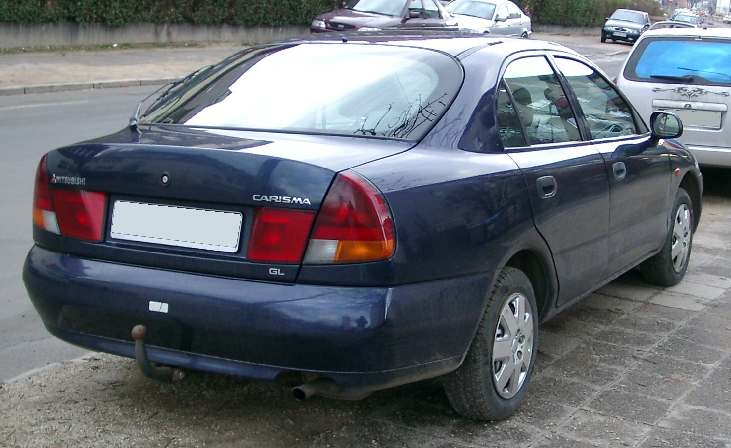 Mitsubishi Carisma Sedan photo 4