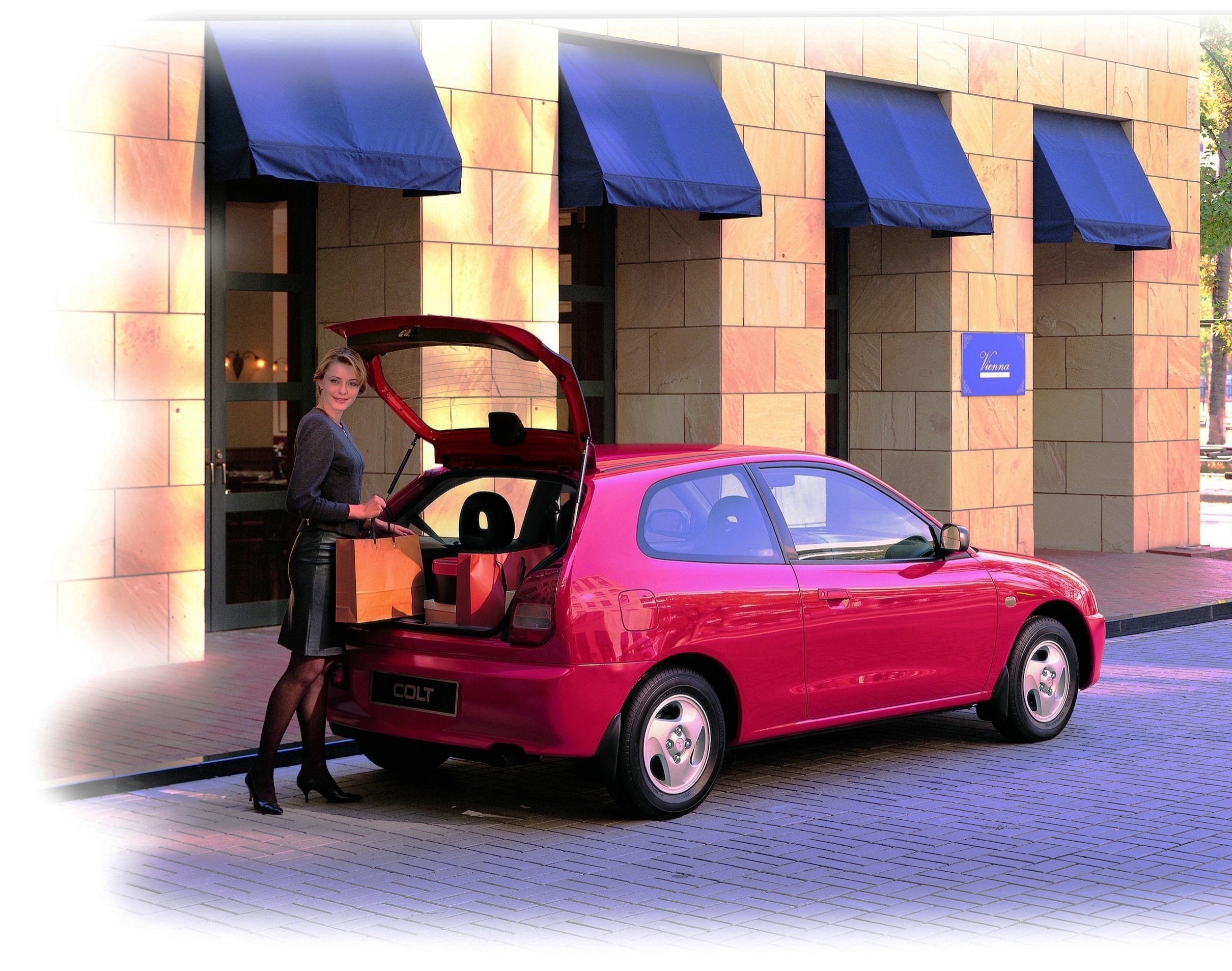 Mitsubishi Colt 3 Doors photo 8