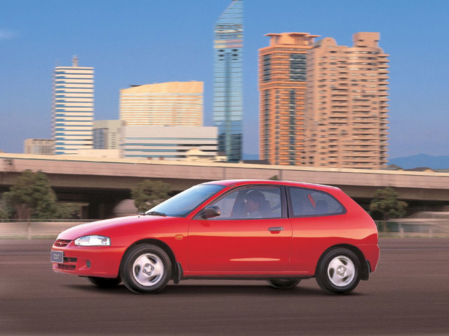 Mitsubishi Colt 3 Doors photo 9