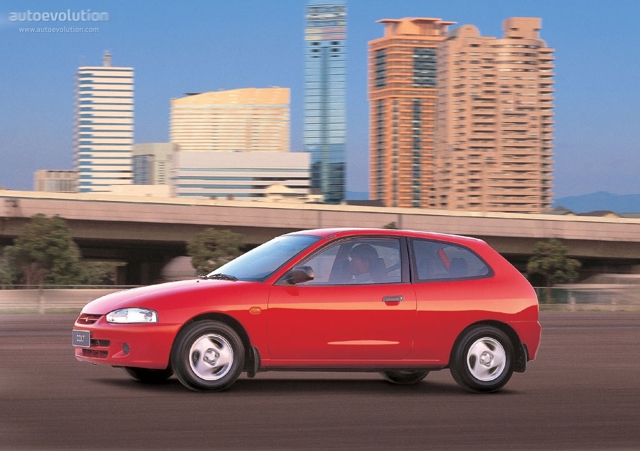 Mitsubishi Colt 3 Doors photo 2