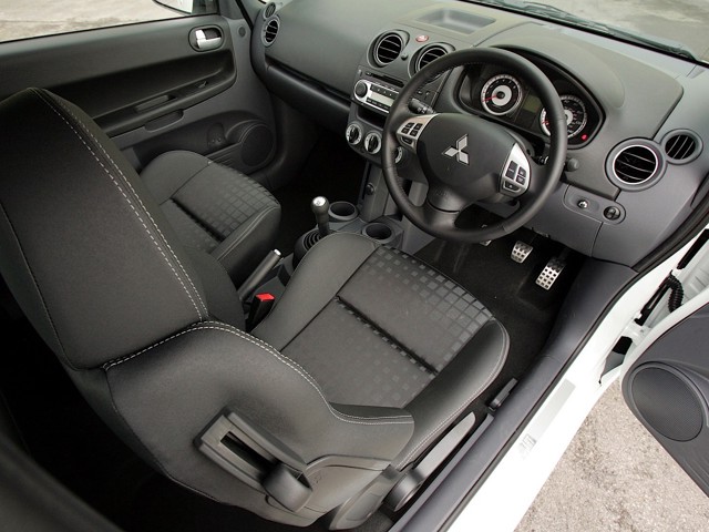 Mitsubishi Colt 3 Doors photo 37