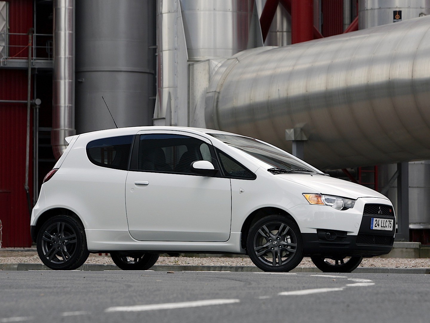 Mitsubishi Colt 3 Doors photo 14