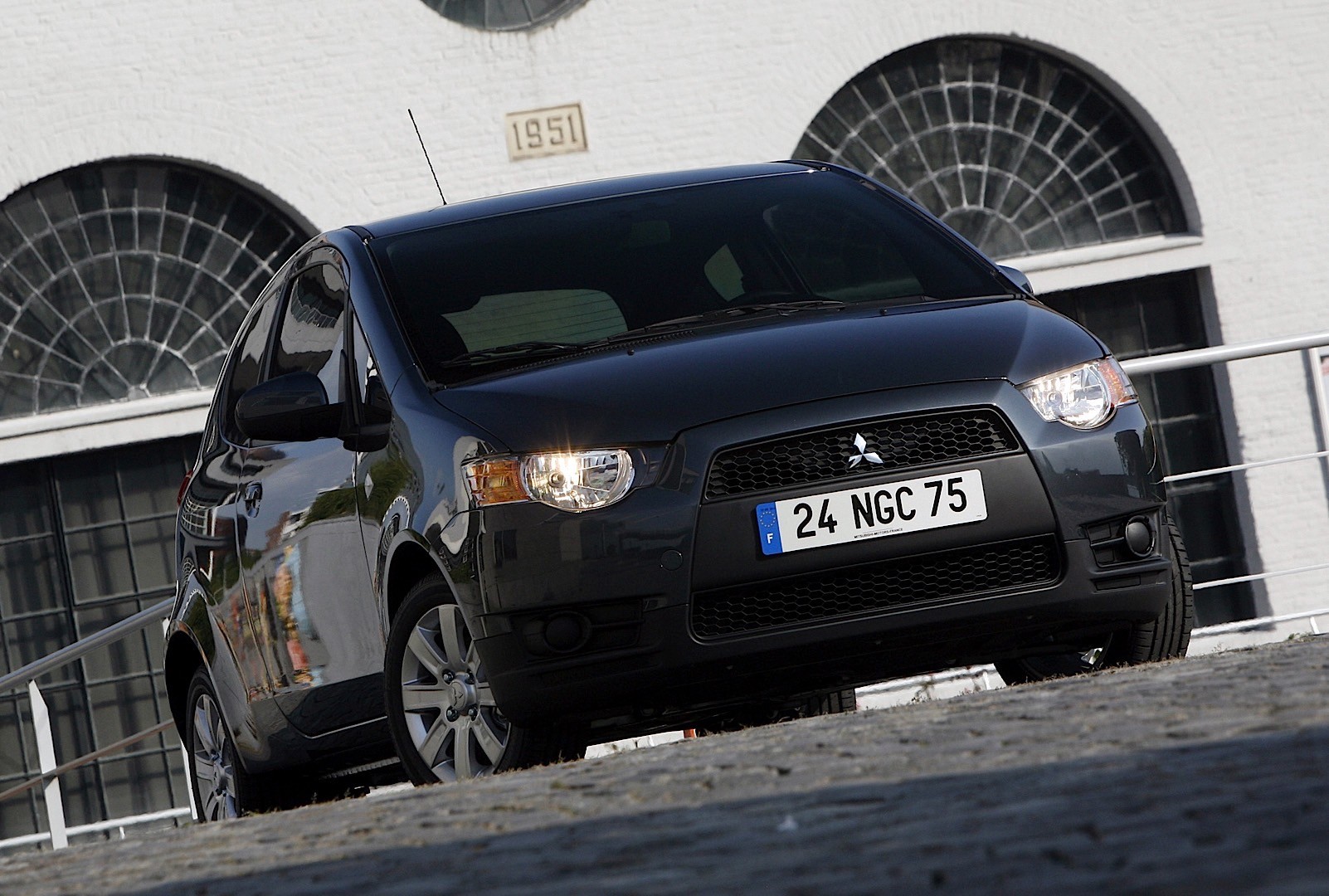 Mitsubishi Colt 3 Doors photo 21