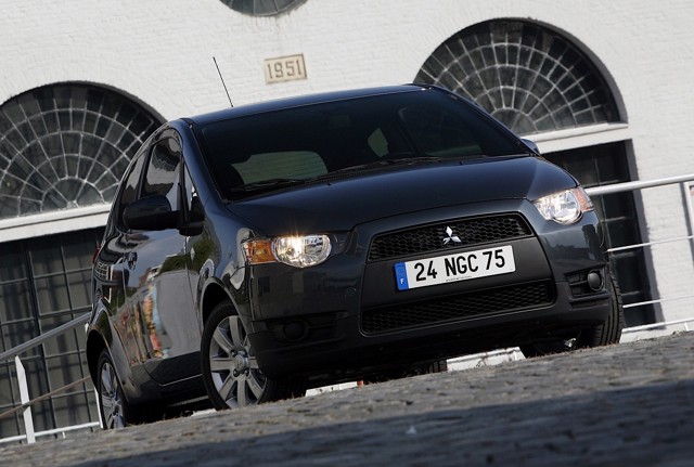Mitsubishi Colt 3 Doors photo 21