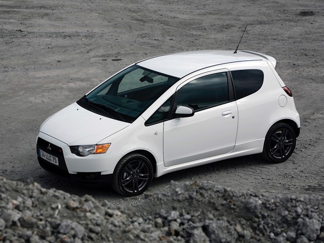Mitsubishi Colt 3 Doors photo 23
