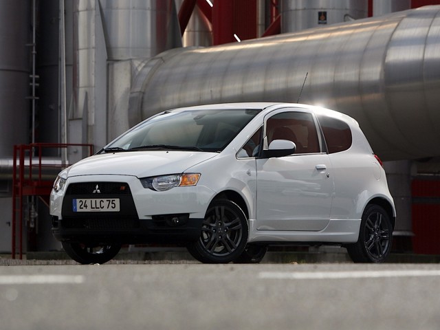 Mitsubishi Colt 3 Doors photo 24