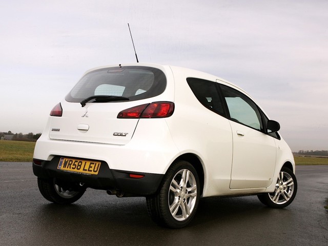 Mitsubishi Colt 3 Doors photo 26