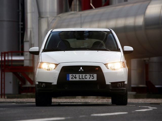 Mitsubishi Colt 3 Doors photo 27