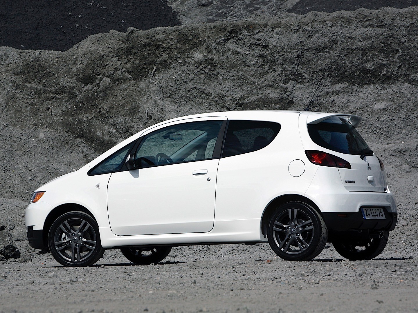 Mitsubishi Colt 3 Doors photo 28