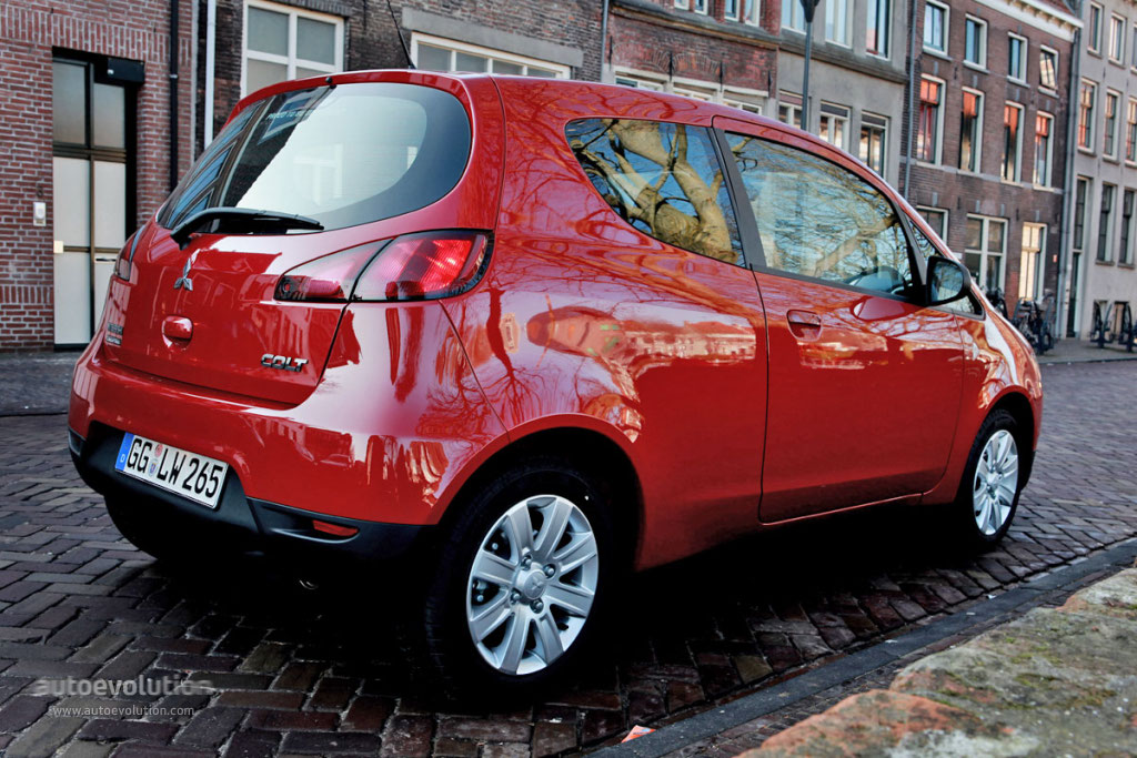 Mitsubishi Colt 3 Doors photo 6