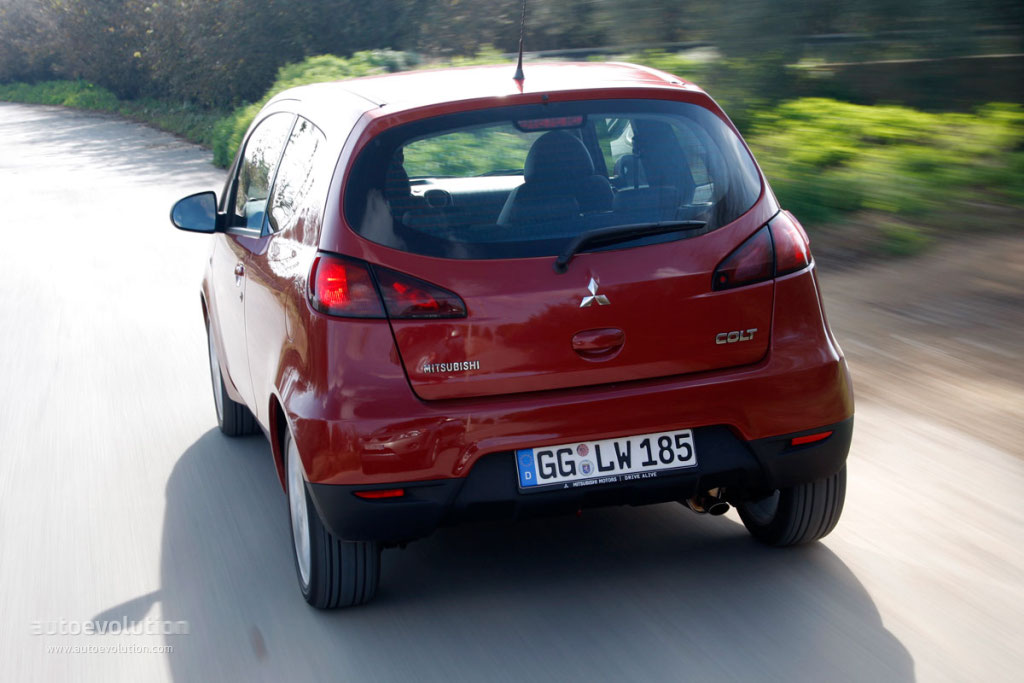 Mitsubishi Colt 3 Doors photo 8