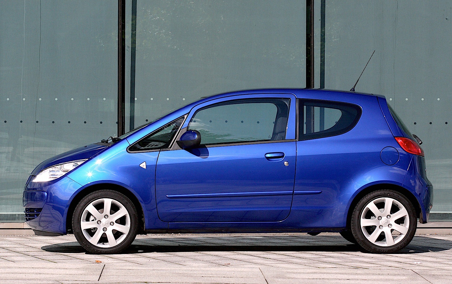 Mitsubishi Colt 3 Doors photo 10