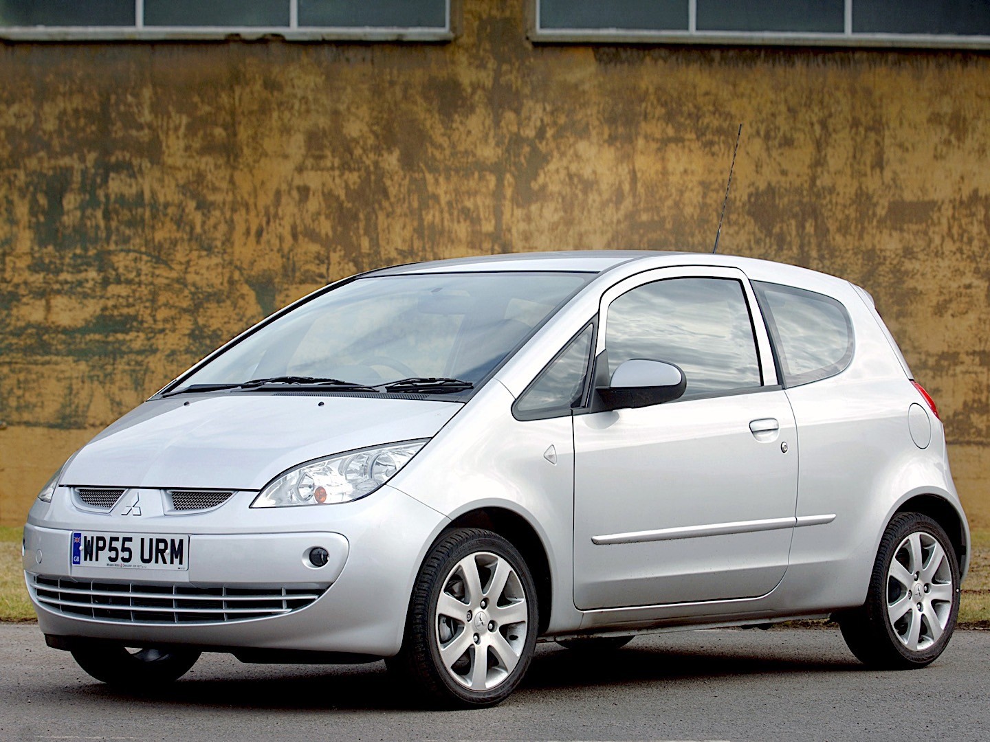 Mitsubishi Colt 3 Doors photo 20