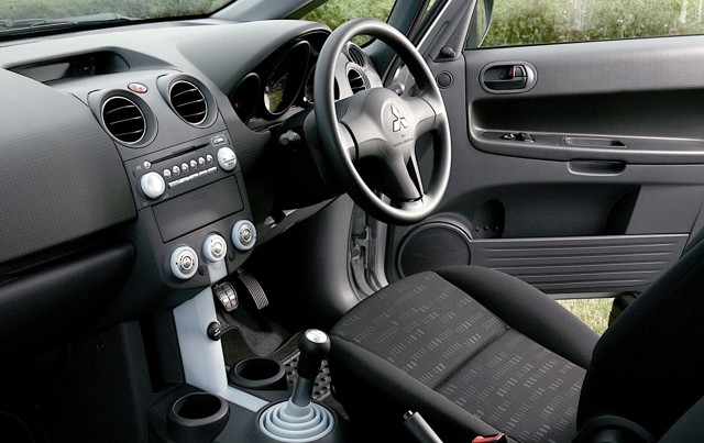 Mitsubishi Colt 3 Doors photo 44