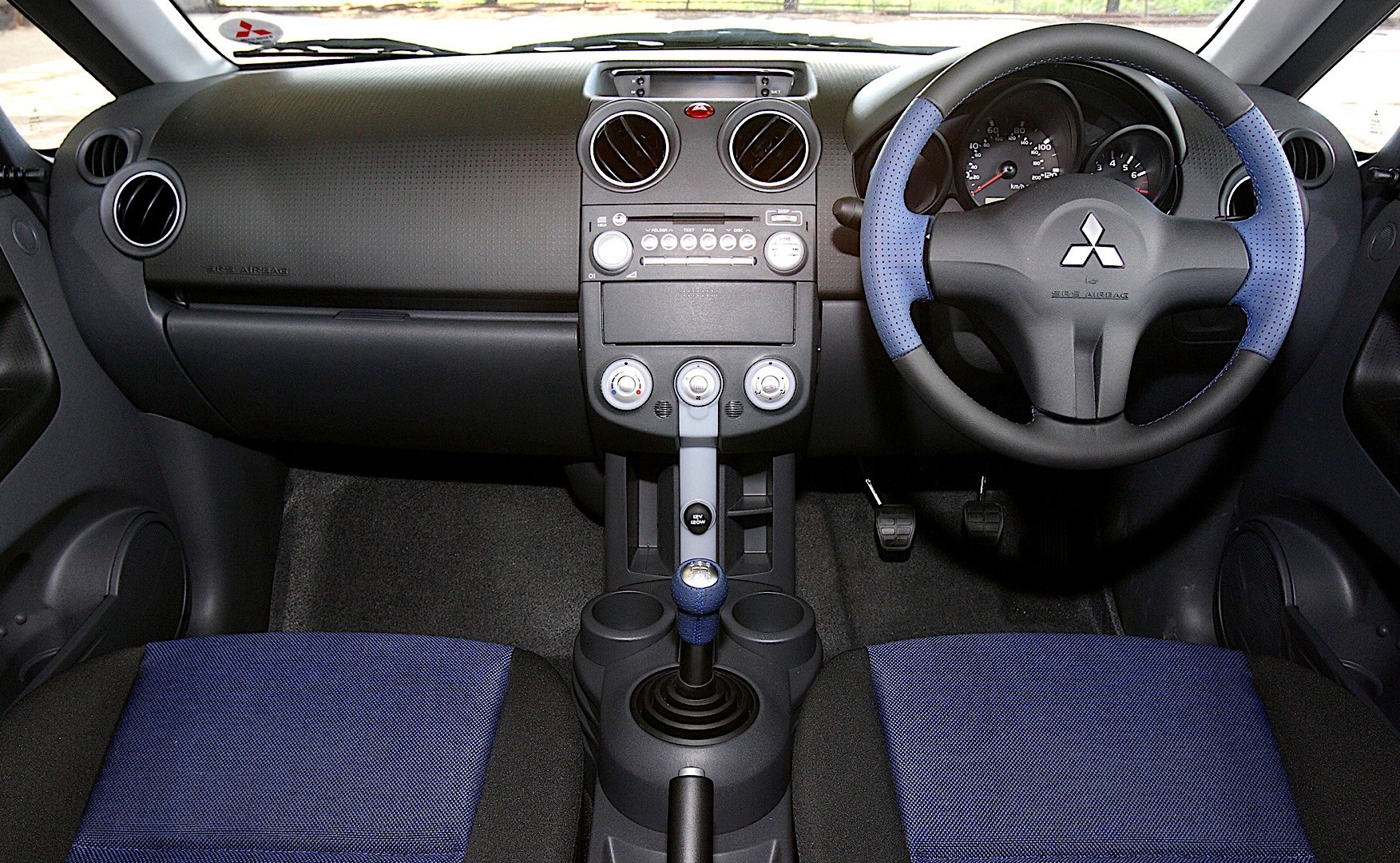 Mitsubishi Colt 3 Doors photo 46