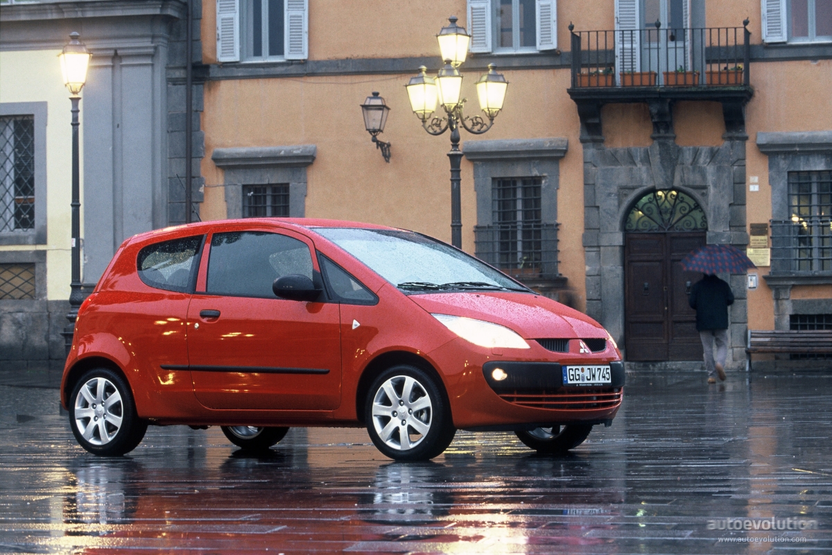 Mitsubishi Colt 3 Doors photo 3