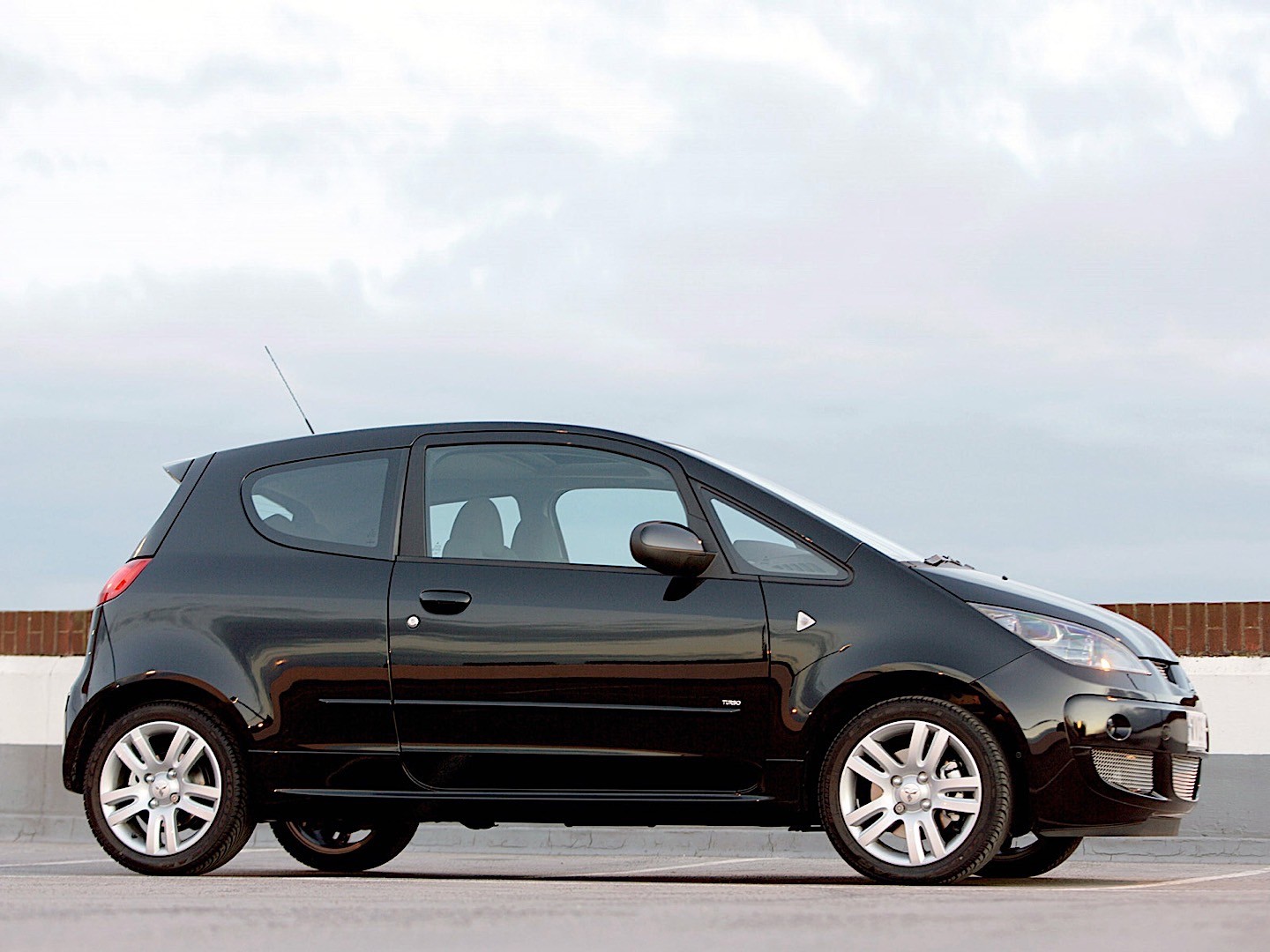 Mitsubishi Colt 3 Doors photo 12