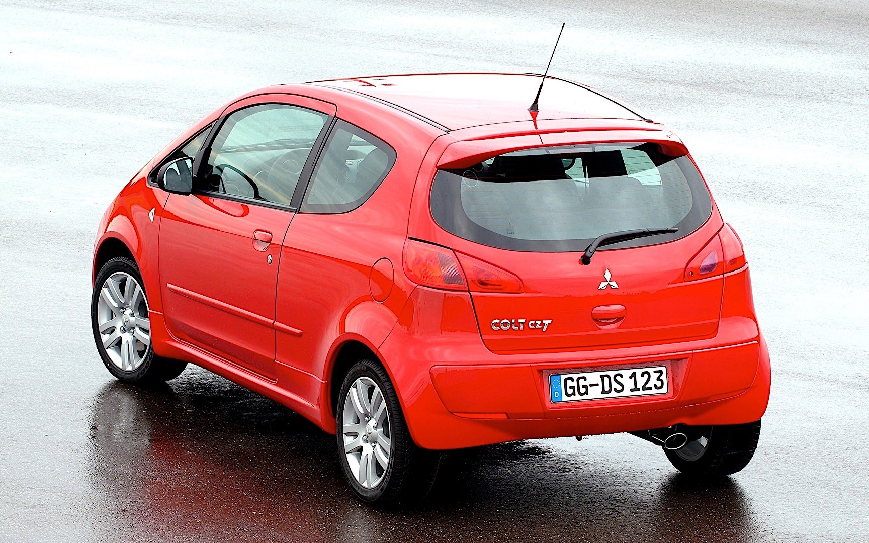 Mitsubishi Colt 3 Doors photo 16