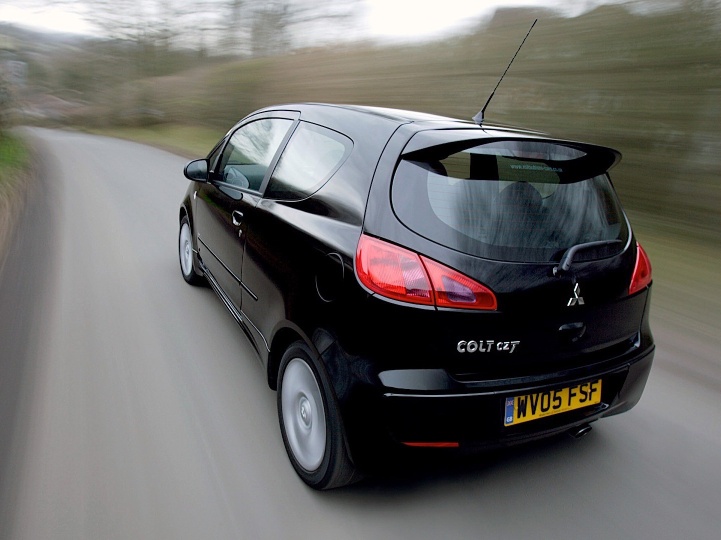 Mitsubishi Colt 3 Doors photo 21