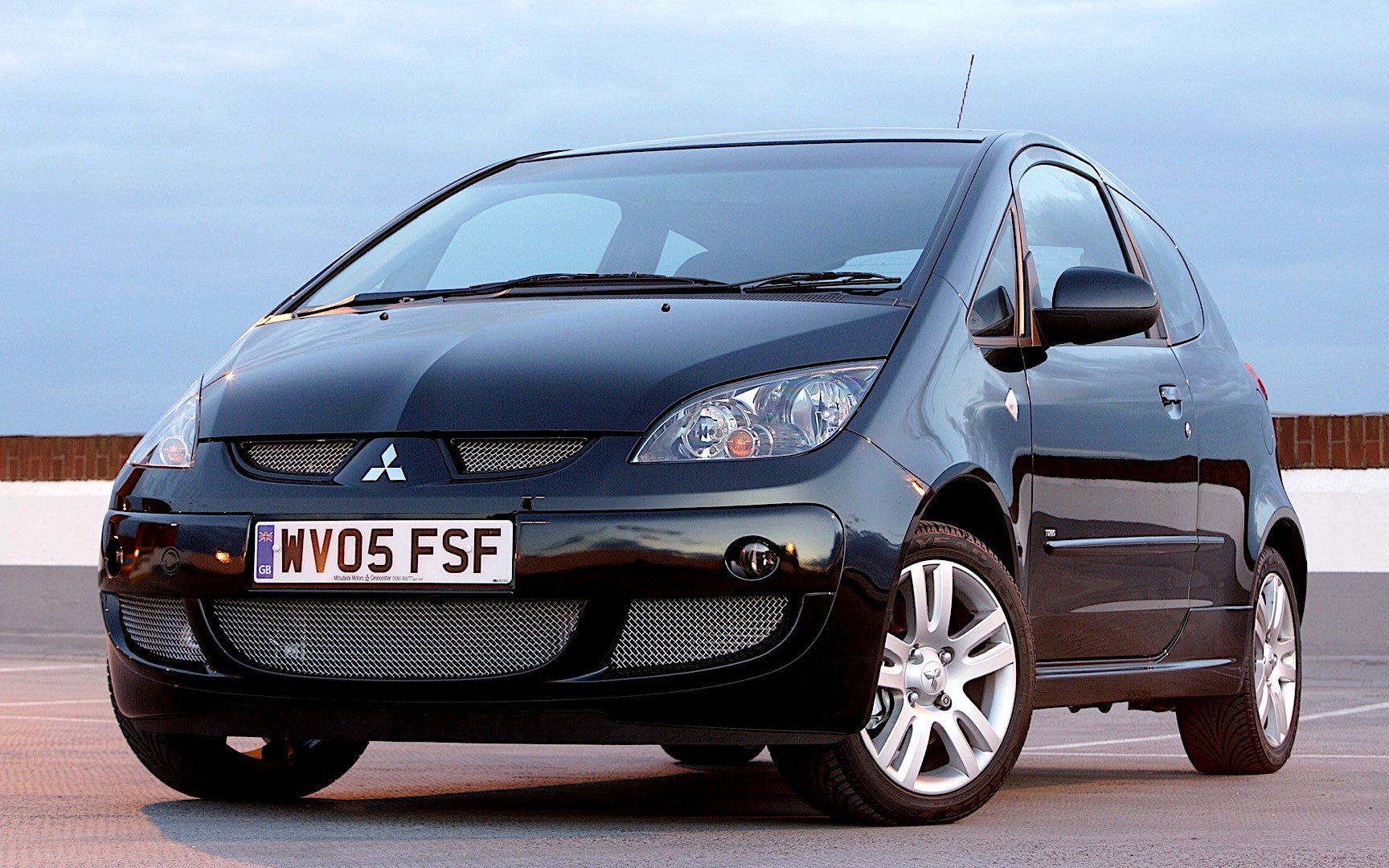 Mitsubishi Colt 3 Doors photo 23