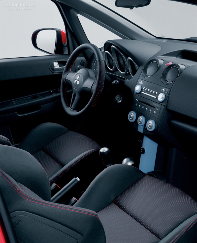 Mitsubishi Colt 3 Doors photo 24