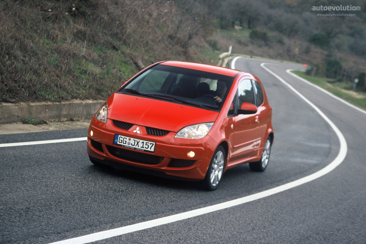 Mitsubishi Colt 3 Doors photo 3