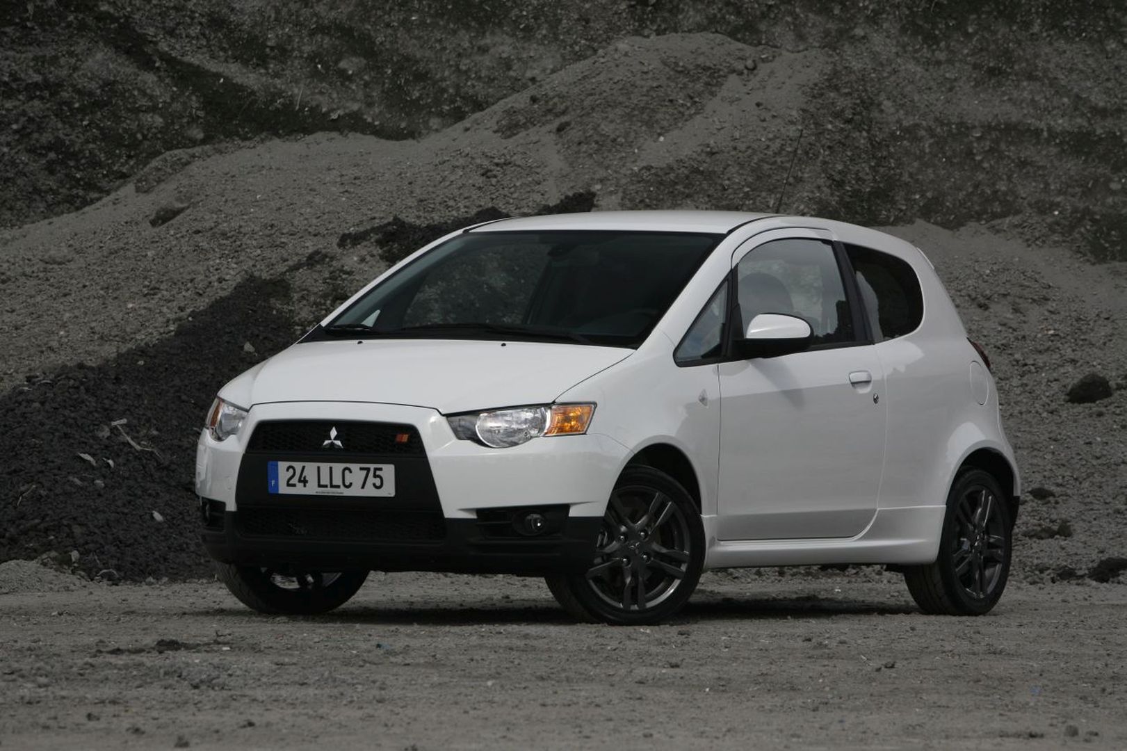 Mitsubishi Colt 3 Doors photo 14