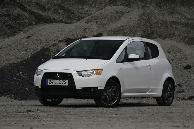 Mitsubishi Colt 3 Doors photo 14