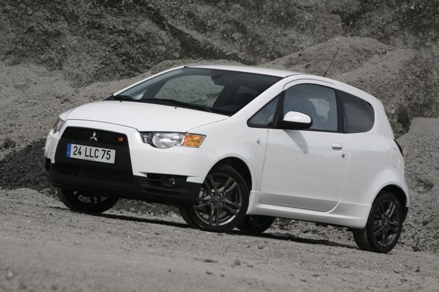 Mitsubishi Colt 3 Doors photo 15