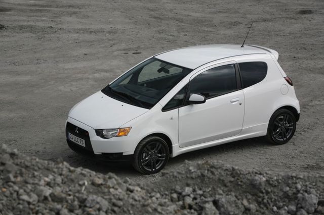 Mitsubishi Colt 3 Doors photo 16