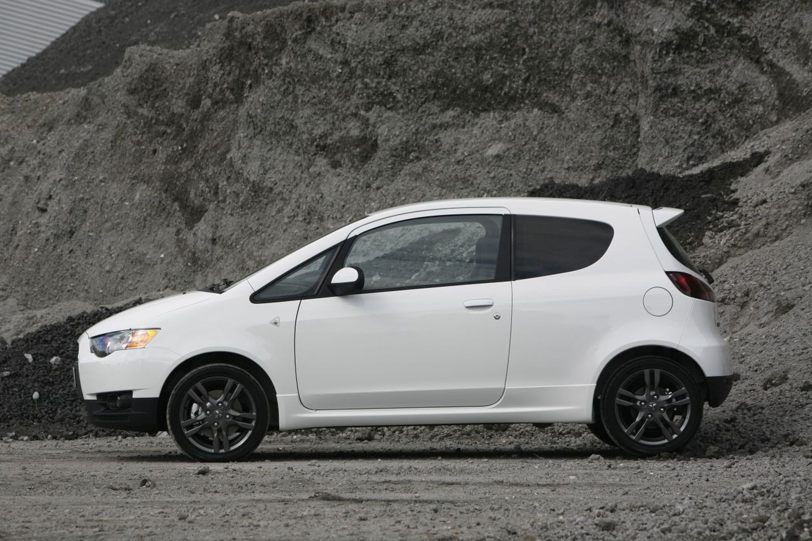 Mitsubishi Colt 3 Doors photo 17