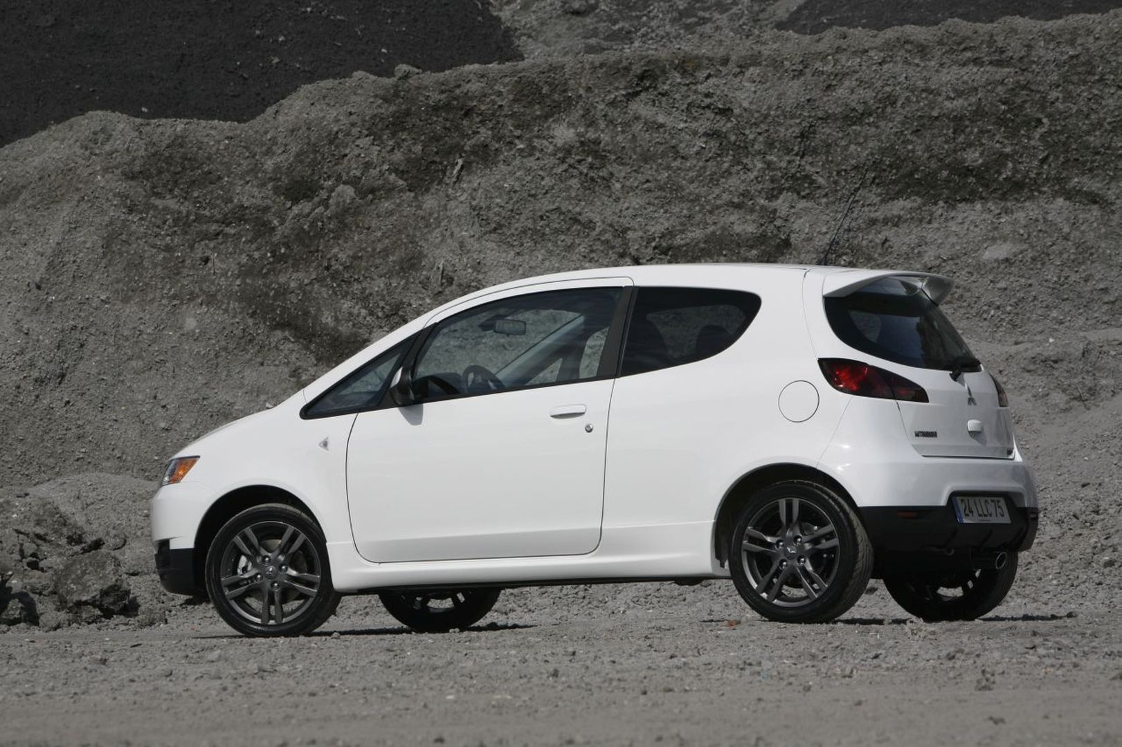 Mitsubishi Colt 3 Doors photo 18