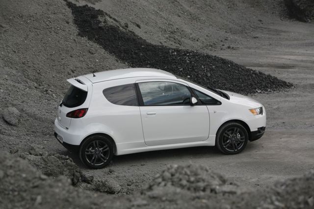 Mitsubishi Colt 3 Doors photo 19