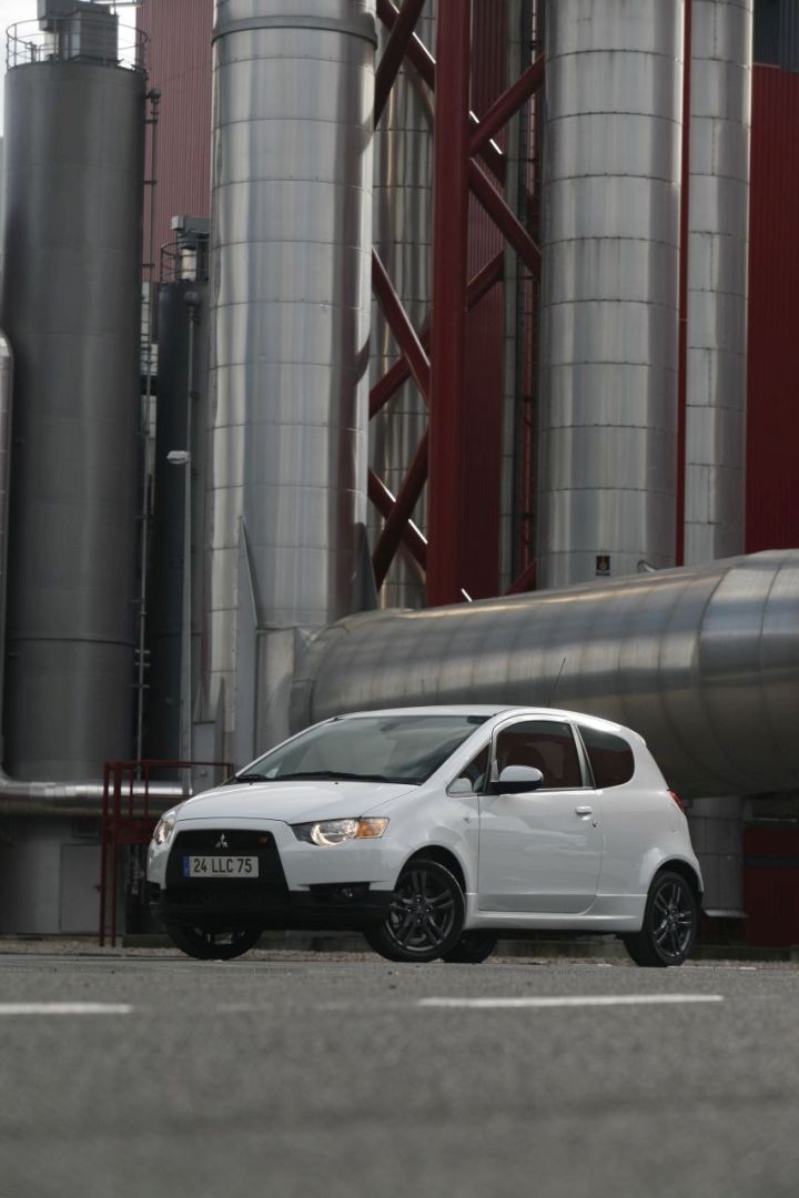 Mitsubishi Colt 3 Doors photo 21