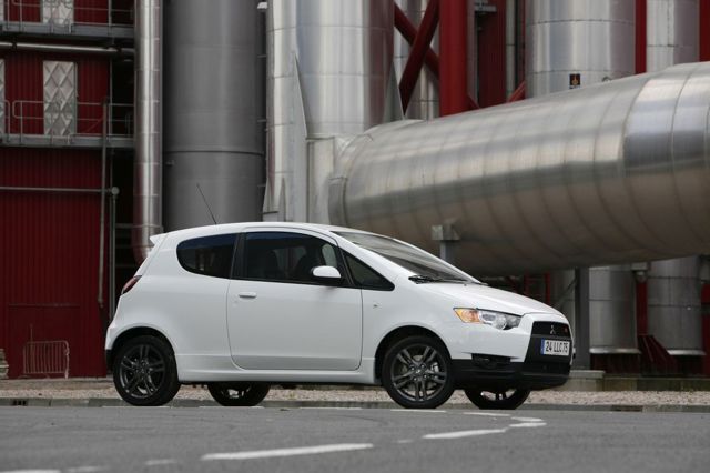 Mitsubishi Colt 3 Doors photo 23