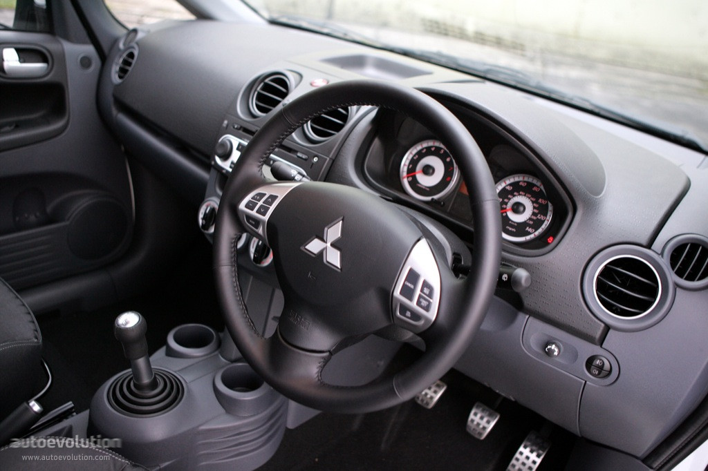 Mitsubishi Colt 3 Doors photo 34