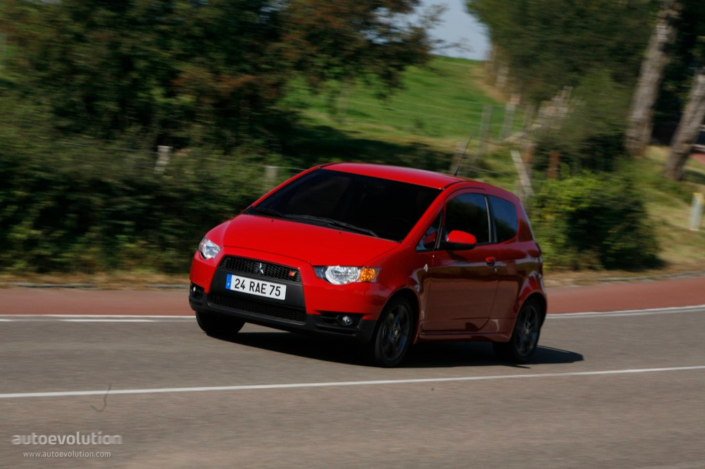 Mitsubishi Colt 3 Doors photo 2