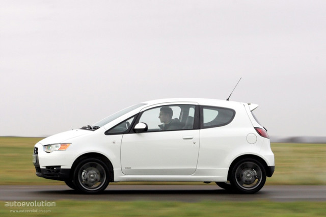 Mitsubishi Colt 3 Doors photo 4